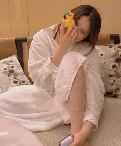 【精品泄密】2022最新良家少女反差22套