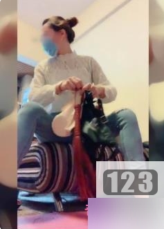 霸道女总裁黑丝美足惩罚员工