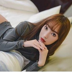 盘丝网两个顶级模特曝光拍摄花絮，大胆展示身材细节【2V，1.1G+】