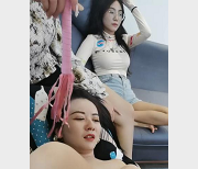 大学生4女同学同时露脸营业的1V-1G商品