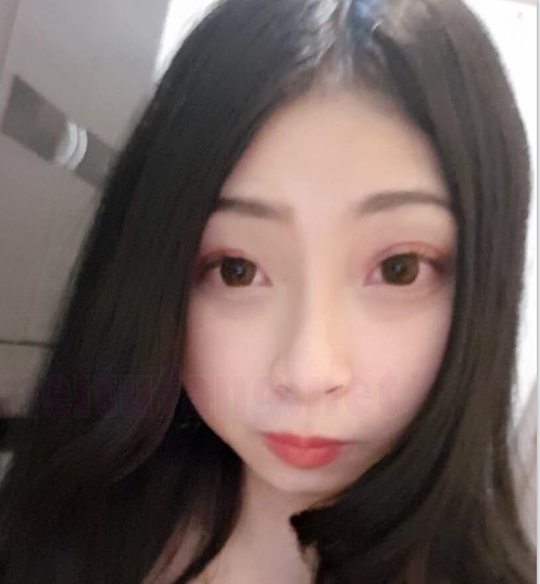 漂亮馒头小妹的私密生活露脸福利图片合集