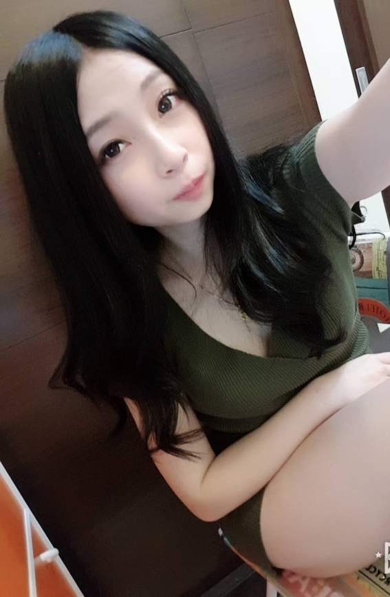 漂亮馒头小妹的私密生活露脸福利图片合集