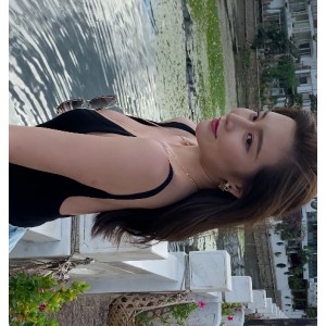 高挑美女穿紧身牛仔裤的视频资源-2V高清，5.3G百度云分享