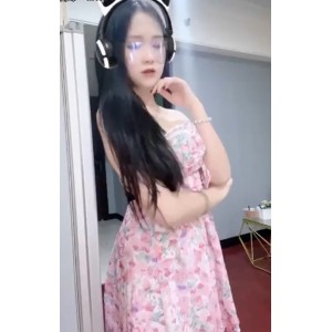 「清新可爱的小妹妹，定制私拍，快手转载，12V+227M，抖馒头热舞，百度盘全网搜不到！」