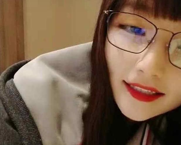 骚气眼镜妹自我安慰剧情合集