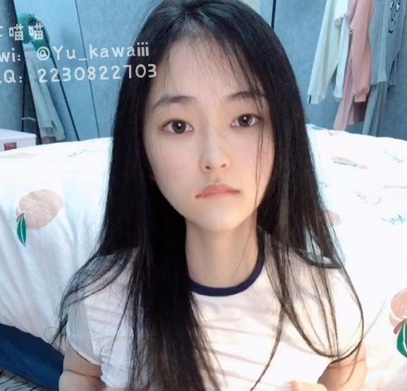 推特上的SSS级女神完美露脸芋喵喵