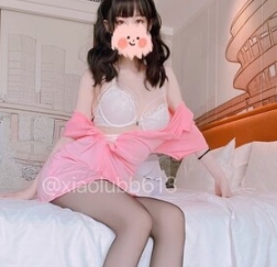 推特网红小姐姐展示精选身材和长腿，令人着迷的女神形象