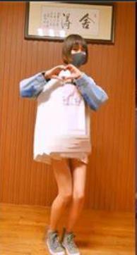 抖音上的热门舞蹈视频:钰儿、舍得妹、边跳、边脱