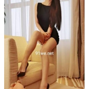 虎牙直播：人气火爆的土豪精选美女初见美翻天最新露脸浮力自拍稀缺合集