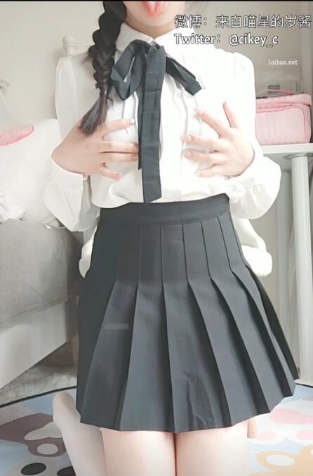 火爆的00后喵星和萌妹子岁酱、玖尾酱的推特合集