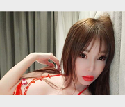 恒淼淼的私拍照片在微博上引起了粉丝的关注