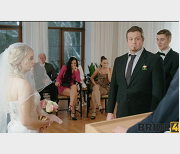 婚礼惊现越轨事件！新娘报复伴郎表演惊险热裤上位！