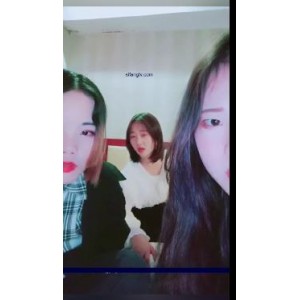 00后姐妹花自拍视频：场面感觉，画面小，手机拍摄