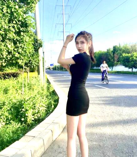 小仙云儿美腿翘臀裸合集15G视频