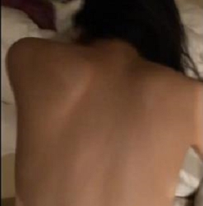 台湾情侣自拍：火辣身材惊艳全场