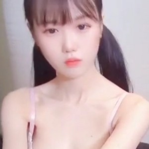一级精选小妹子18岁成年出水