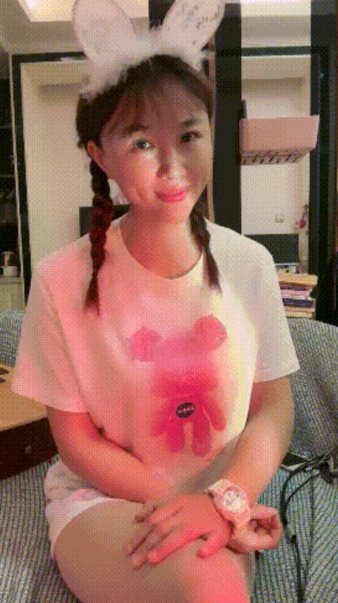 [转载搬运]音乐才女沉沦！超美网红脸~道具放飞自我！我释放3次[1V+1.32G][百度盘]