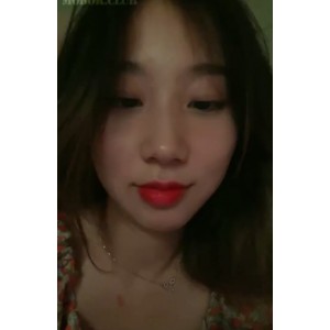 自行打包青春可爱学生妹子放假在闺房撩骚叔叔检查身体视频1v+850m百度盘