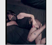 火爆玩偶姐姐HongKongDoll最新原版无水印视频，11月12号发布，6分钟独特技艺展示，用脚漏妹妹，精彩不容错过