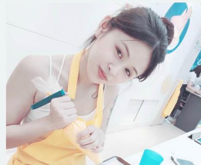 学院纹身美眉与P友自拍：年轻高清小视频，小伙伴们快来围观姨妈也不阻挡活力