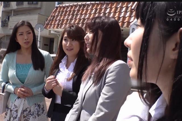 丝袜电车1V-3.7G:岛国出品,波多野结衣主演,女主多达10人,家庭主妇、学姐齐聚,下载观看