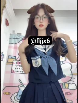 清新可爱学妹自拍短片合辑，共五部视频，校园楼前森林中尽显活力