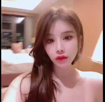 绿茶婊Roses:诱人身材下水道自拍,白粉皮肤露脸视频