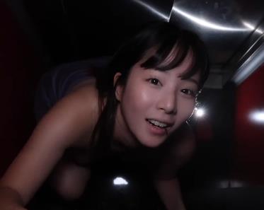 电梯女战神obokozu:1V-305M,欧美健身教练对决,15分钟视角完美,百万粉丝狂热下载观看