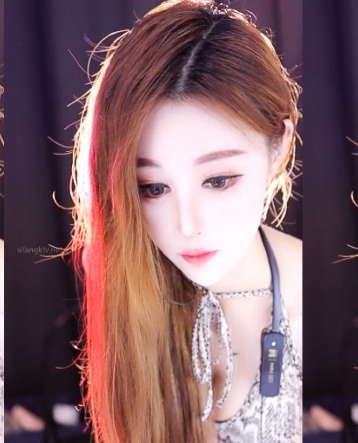 网易CC星秀人气女神小初万元定制私拍视频6v，1.88GB震撼上线