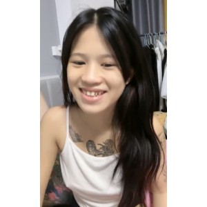 番禺快手网红杨小兔打粑粑表演视频2.76GB，清晰5v，超级爽百度盘