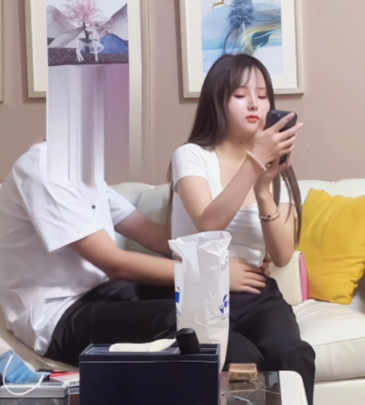 可以更好地了解他的魅力和风格，体验他带来的不一样的约会体验。『小飞哥』的约会服务，让人们仿佛置身于一个浪漫的梦境中，让人心驰神往。