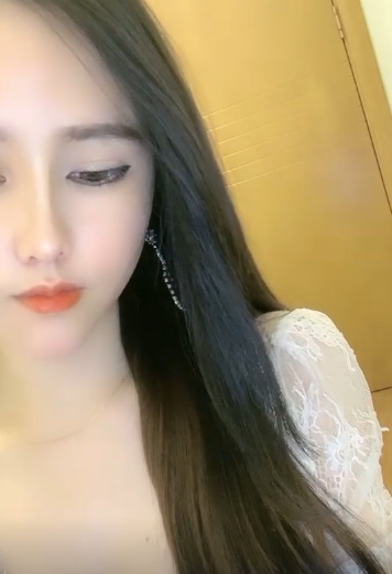 斗鱼精选桔梗UIIU资深主播浮力身材小仙女,高颜值高情绪定制自娱自乐秀1V-4.5G