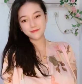 琳宝巨熊主播土豪定制:9视频总109分钟,粉丝福利大放送!