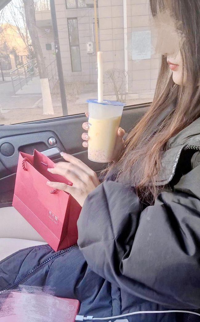 海角乱来大神善良的小嫂子40V合集，10.4G视频尽在百度盘