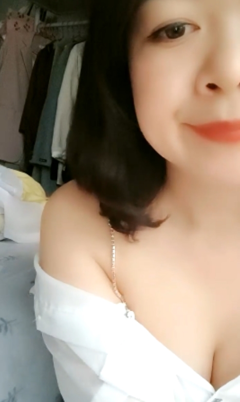 活力小护士病房巡视,夹奇怪玩具球球荡出,视频12V+6.2G永久链接