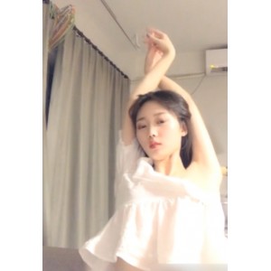 19岁女神黑伈脱光抠动，放飞自我视频曝光