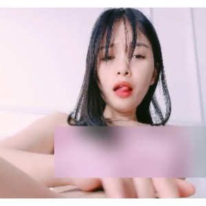 18岁宝宝饿了，丝袜诱惑，视频大小174v434.6g，收藏365、百度、ED2K，新增141v，网友热议的年轻美女视频