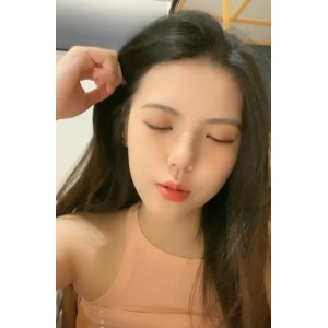 小辰吾妮：微信福利直播，聊天节目，轻松露一点，尺度适中，按需下载收藏