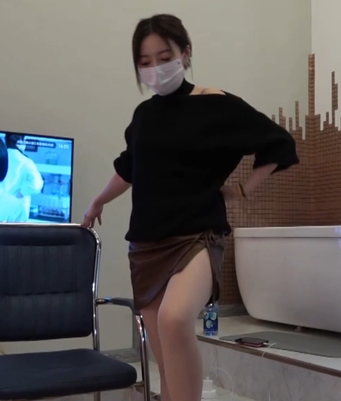 高跟擦某处视频合集：1080p/720p，女主神秘内丝黑丝风格