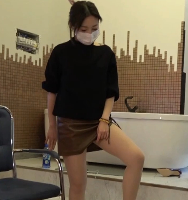 高跟擦某处视频合集：1080p/720p，女主神秘内丝黑丝风格