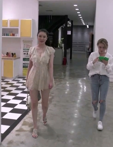 [已失效][转载搬运]+李丽莎自娱自乐鲸喷+私拍作品+作品花絮+生活自拍【11V+1.03G】+[11V+1.03G][百度盘]