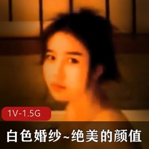 白色婚纱下水道修缮惊现小区门口打斗，男闺蜜露脸抖音热议