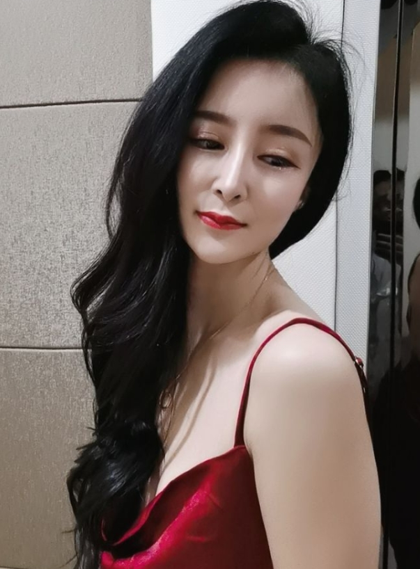 迷人蔓CC私拍视频1.86G,真实空姐收藏量惊人