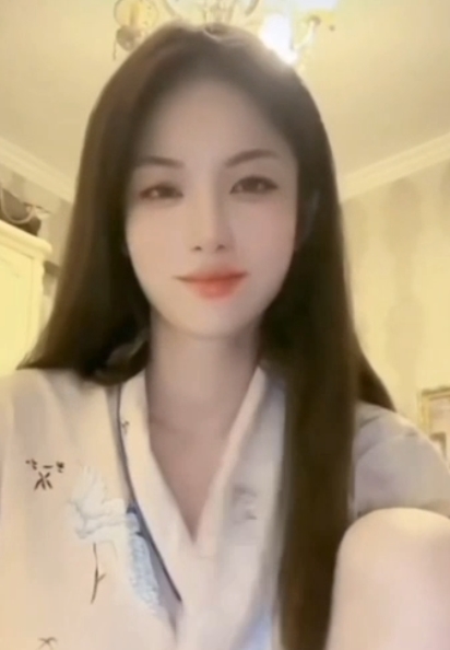 抖音土豪定制史迪西最新合集28W粉81V772M，收藏百度ED2K