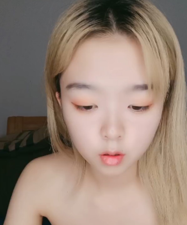 颜值一线天小妹妹姨妈来了最新合集1V1.1G，情难自禁百度云