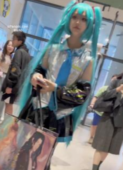 萌妹KFC初音未来COS作品787.9MB绝美呈现