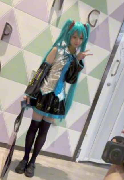 萌妹KFC初音未来COS作品787.9MB绝美呈现