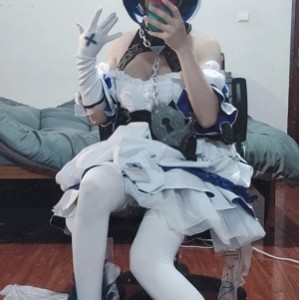 水银灯伪娘cos超激合集88部24.4G腿玩年