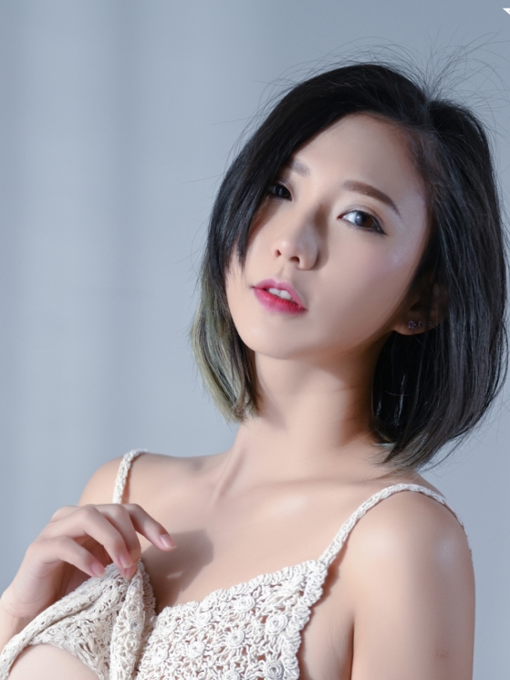 推特mio米欧私人收藏18v11G湿身诱惑黑丝逗趣