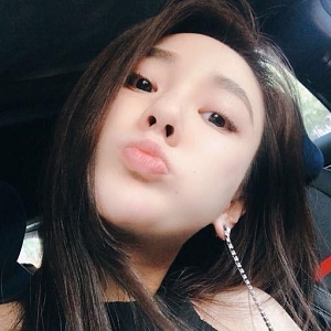 南楠博客呐喊视频7部5G霹雳娇娃超甜美